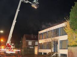 Woonwijk in Oss heeft last van brand in voormalige timmerfabriek