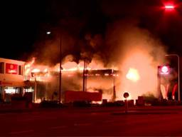 Grote brand bij tankstation Shell in Geldrop