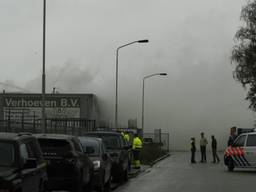 Brand bij Verhoeven BV in Breda. foto Alexander Vingerhoeds/Obscura Foto
