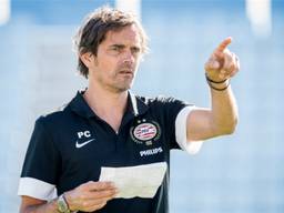 PSV-trainer Philip Cocu behandeld aan tumor tijdens rugoperatie