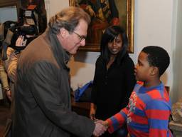 Burgemeesters Rombouts met Brandon (foto: Henk van Esch)