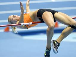 Nadine Broersen springt een nieuw Nederlands record (foto: VI Images)
