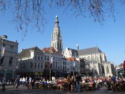 https://api.omroepbrabant.nl/img/f/$width$/$height$/0.5/0.5/bWVkaWEvcHJvZC8xNzI1NTY3LmpwZz9zdj0yMDE5LTA3LTA3JnN0PTIwMjAtMDEtMDFUMDAlM0EwMCUzQTAwWiZzZT0yMDQwLTAxLTAxVDAwJTNBMDAlM0EwMFomc3I9YiZzcD1yJnNpZz1YU2glMkJlcjhWd2gwNHhJN29jRiUyRjB6SDBFdmZ1MXFJZDZZME9lY0llRjFIMCUzRA==