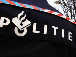 Een vrouwelijke fietser werd in Tilburg beroofd van haar tas.