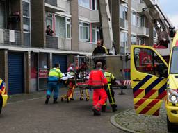 Zwaargewonde bij ruzie in flat Breda (Foto: Mainstay Media Breda)