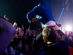 Kaiser Chiefs sloten het festival zondag af (foto: Dré Galiart)