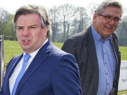 Toine Manders (links) op campagne met Henk Krol (archieffoto: ANP)