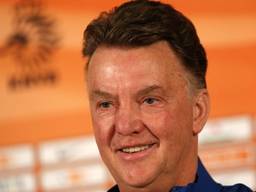 Louis van Gaal tijdens persconferentie (foto: VI Images)