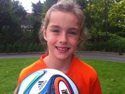9-jarige Anouk uit Roosendaal loopt straks hand in hand met speler Oranje