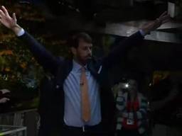 Van Nistelrooij juicht na behalen halve finale (foto: ESPN)
