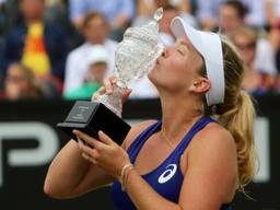 Coco Vandeweghe kust de beker (foto: Martijn de Bie)