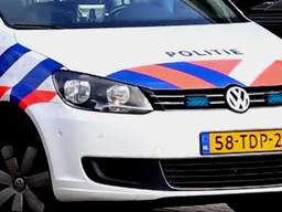 Twee jongens aangehouden toen ze stenen naar auto's gooiden