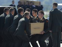Slachtoffers vliegramp MH17 in Oekraïne keren terug naar huis: sfeerbeelden van woensdagochtend