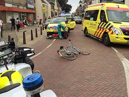 Fietsster gewond na botsing (foto: Jeroen Stuve)