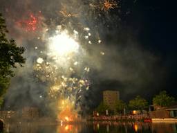 Vuurwerk op afsluiting kermis (foto: Jules Vorselaars / JV Media)