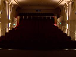 De grote zaal van Cinecitta kreeg een compleet nieuw plafond