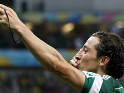 Andrés Guardado juicht (Foto: ANP)