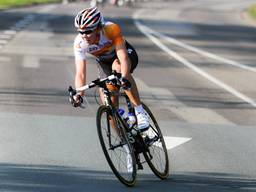 Thalita de Jong na val op WK wielrennen: 'Zat huilend van de pijn in de berm'