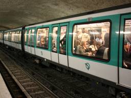 Er is angst voor een terroristische aanslag in de Parijse metro. (foto: Michal Sänger)