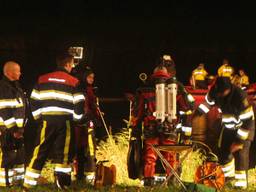 De brandweer zocht met een boot en duikers (foto: Marco van den Broek/SQ Vision)