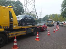 Controleactie in Bossche wijk Hambaken bijna afgerond: auto's en scooters in beslag genomen 