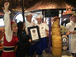 Wereldrecord pannenkoekenbakken in de Efteling