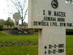 Generaal Maczek ligt begraven op het Pools militair ereveld in Breda