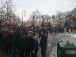 Lange rijen bij Carnaval Festival en Vogelrock (Foto: Valerie Aben)