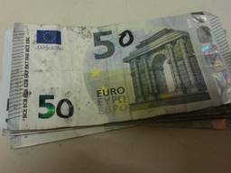 Het briefje van '50 euro' (foto: @Effenaar / Twitter) 