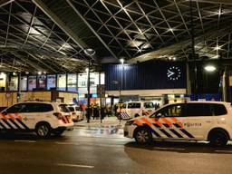 Station Tilburg vrij na bommelding (foto: Toby de Kort/De Kort Media)