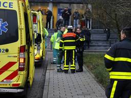 Het politiebureau in Oosterhout werd ontruimd. (foto: Marcel van Dorst/SQ Vision Mediaprodukties) 