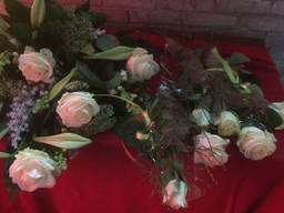 Bloemen voor de 22 slachtoffers in Tilburg