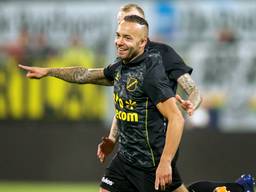 Demy de Zeeuw na zijn treffer (foto: VI Images)