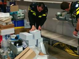 Inval in de growshop in Goirle (foto: Politie)