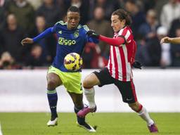 Bazoer in duel met Guardado vorig seizoen