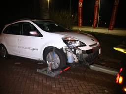 Schade aan een van de auto's (Foto: AS Media) 