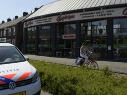 Overval op Carpetright in Breda. (foto: Tom van der Put/SQ Vision)