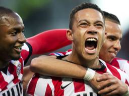 Memphis Depay geëerd door PSV. (Foto: ANP).