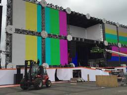 Het podium van 538 Koningsdag is nog niet helemaal klaar