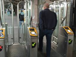 Nieuwe poortjes op het station van Roosendaal