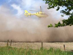 Een traumahelikopter is opgeroepen. (Foto: Hans van Hamersveld/Kijkenklik Media).