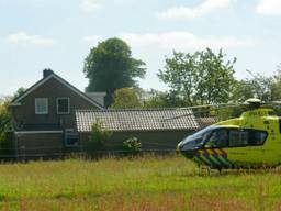 Een traumahelikopter werd opgeroepen (Foto: Dave Hendriks/Hendriks Multimedia).