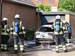 De autobrand aan de Molenweide is de vijfde in korte tijd. (Foto: SQ Vision).