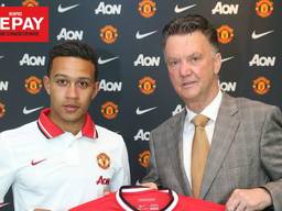 Depay met Manchester United-coach Louis van Gaal (foto: @ManUtd)