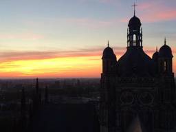 Zonsopkomst vanaf de Sint-Jan (foto: gemeente Den Bosch).