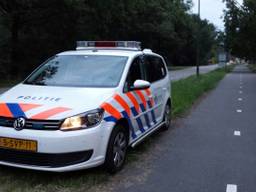 Politie zoekt in Maarheeze (foto: Johan Bloemers / SQ Vision)