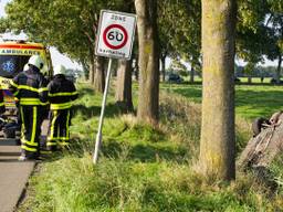 Auto in de sloot (foto: Marcel van Dorst / SQ Vision) 