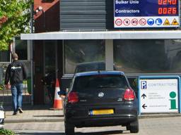 Man verdronken in Dinteloord. (foto: Martijn de Bruin/Stuve Fotografie)