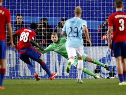 Doumbia scoort. (foto: Pics United)