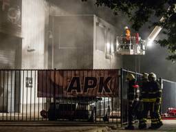 Brand bij VDG Autoservice in Halsteren. (foto: Alexander Vingerhoeds/Obscura Foto).